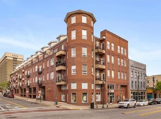 360 S Elm St APT 203, Greensboro, NC 27401