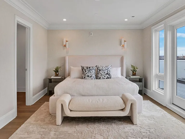 1335 11th St NW #Penthouse 4 — Photo 7