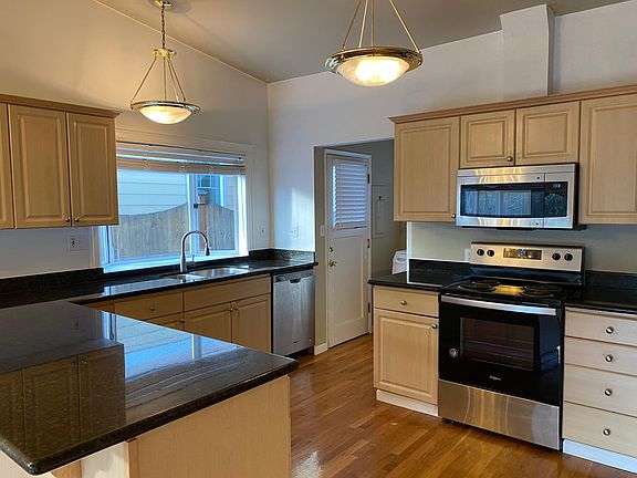 4th image of 12645 NE 140th St