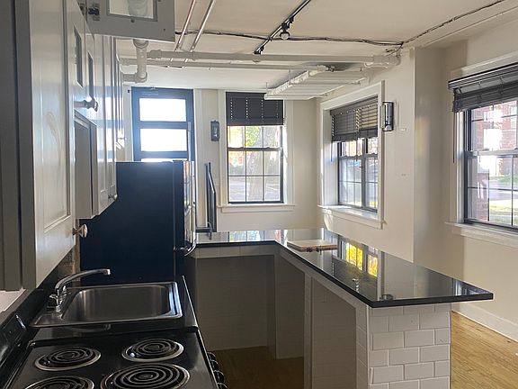 4th image of 4833 N Talman Ave #1
