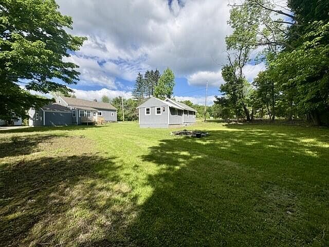 1st image of 887 Foxes Ridge Road