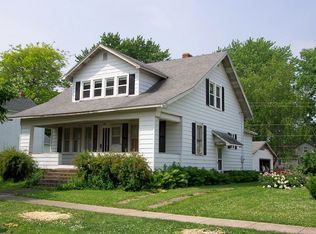 106 S 3rd Ave, Forreston, IL 61030