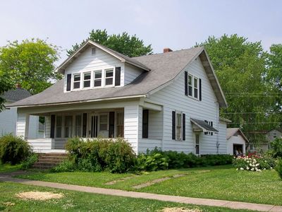 106 S 3rd Ave, Forreston, IL, 61030