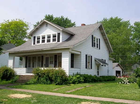 106 S 3rd Ave, Forreston, IL 61030