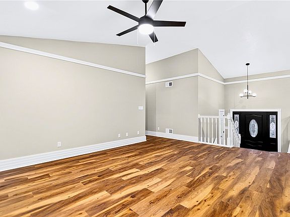 5th image of 42 Norton Dr