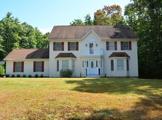 216 Phyllis Ct, Stroudsburg, PA 18360