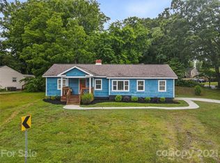 2500 Barringer Dr, Charlotte, NC 28208