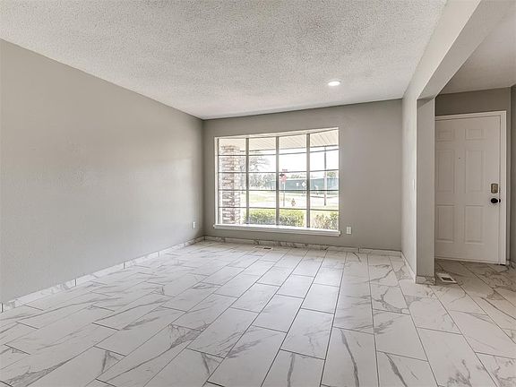 4th image of 4008 Overland Dr
