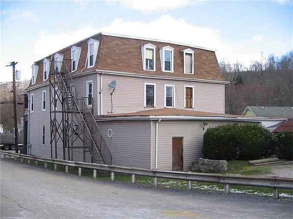 3rd image of 125 1st St
