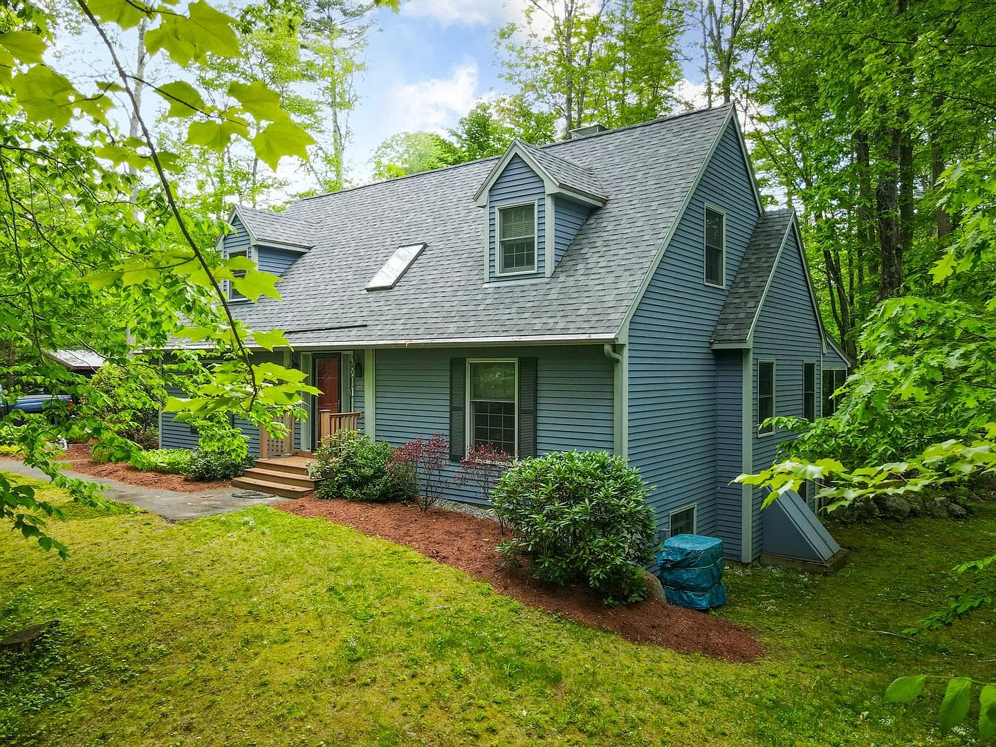5 bed, 4.5 bath, 3600 sqft, $2,100 — Photo 3