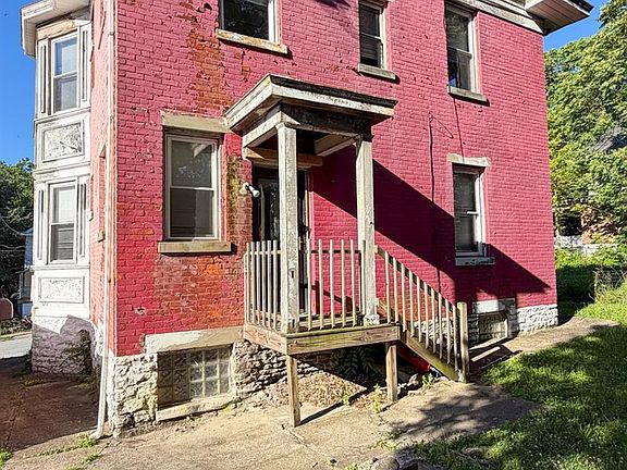 3rd image of 278 Helen St