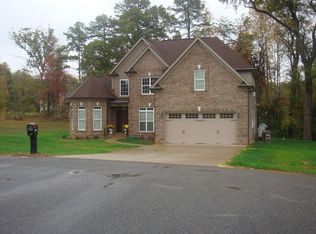 5903 Greenfield Ct, Hickory, NC 28602