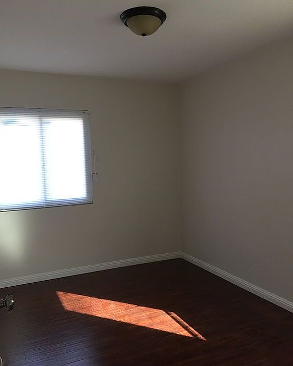 1st image of 2130 W 104th St