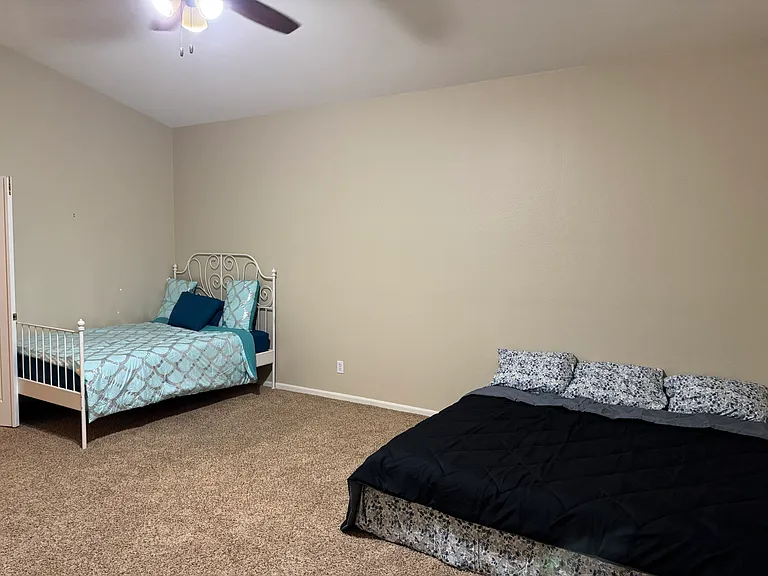 7879 W Kerry Ln — Photo 17