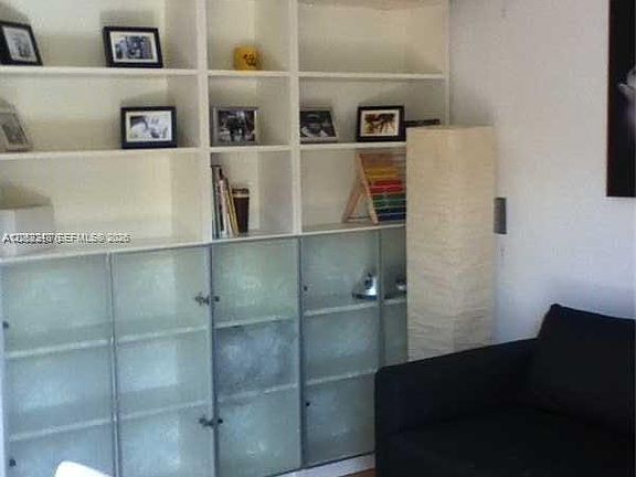 5th image of 549 Meridian Ave APT 10