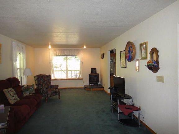 3rd image of 1265 Brady Ct