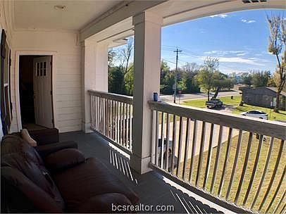 2nd image of 825 Avenue A #B