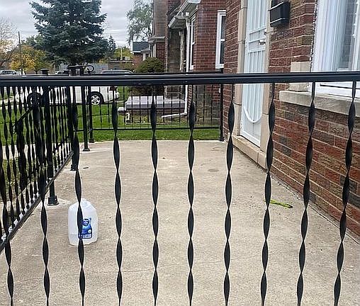 3rd image of 10389 Somerset Ave