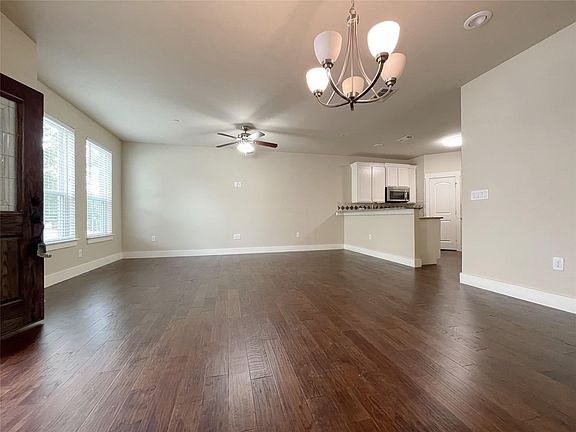 2nd image of 207 Lily Ln
