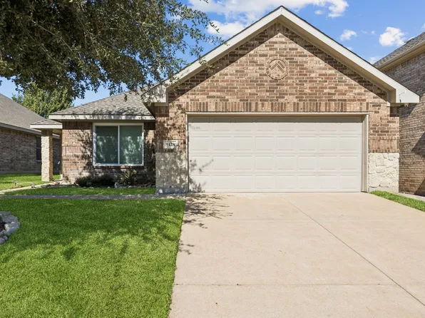 9428 Tierra Verde Dr, Fort Worth, TX 76177