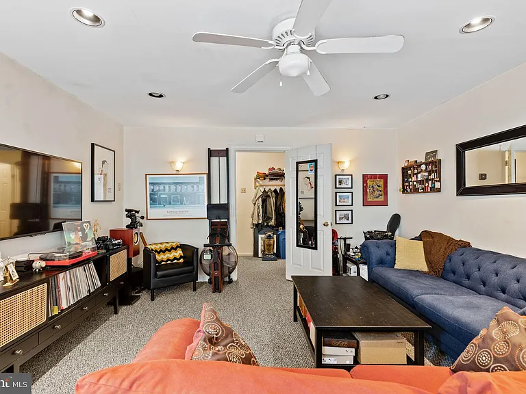 402 Fairmount Ave — Photo 4