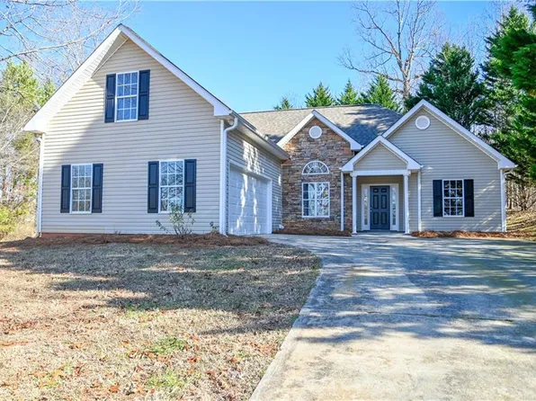 155 Buckeye Trails Dr, Commerce, GA 30530
