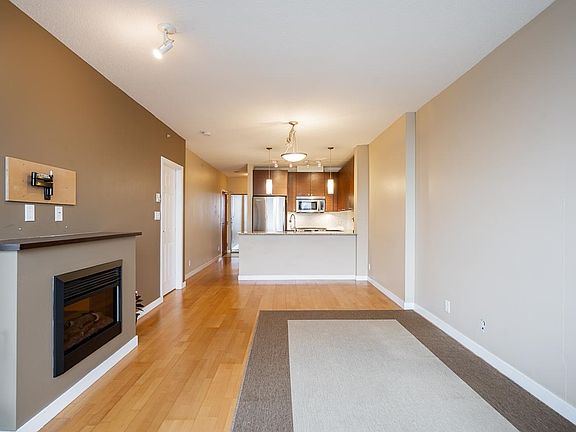 4th image of 400 Capilano Rd #1701