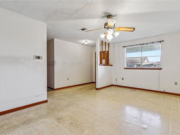 4th image of 3120 Cove Ln