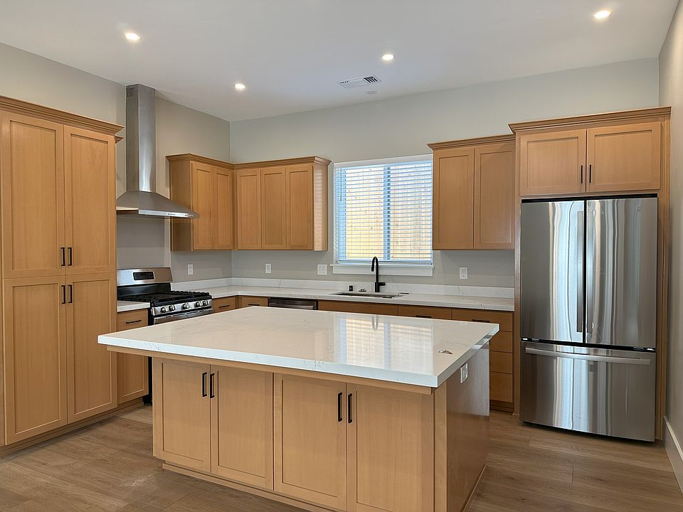 1st image of 10 Hathway Ave