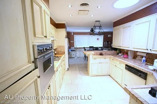 3rd image of 3316 Otsego Dr