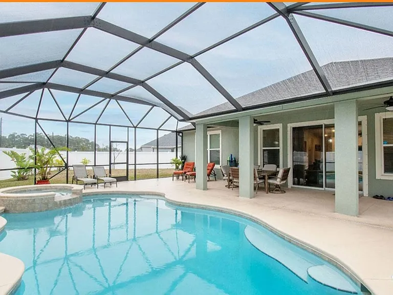 Pool/spa and covered patio