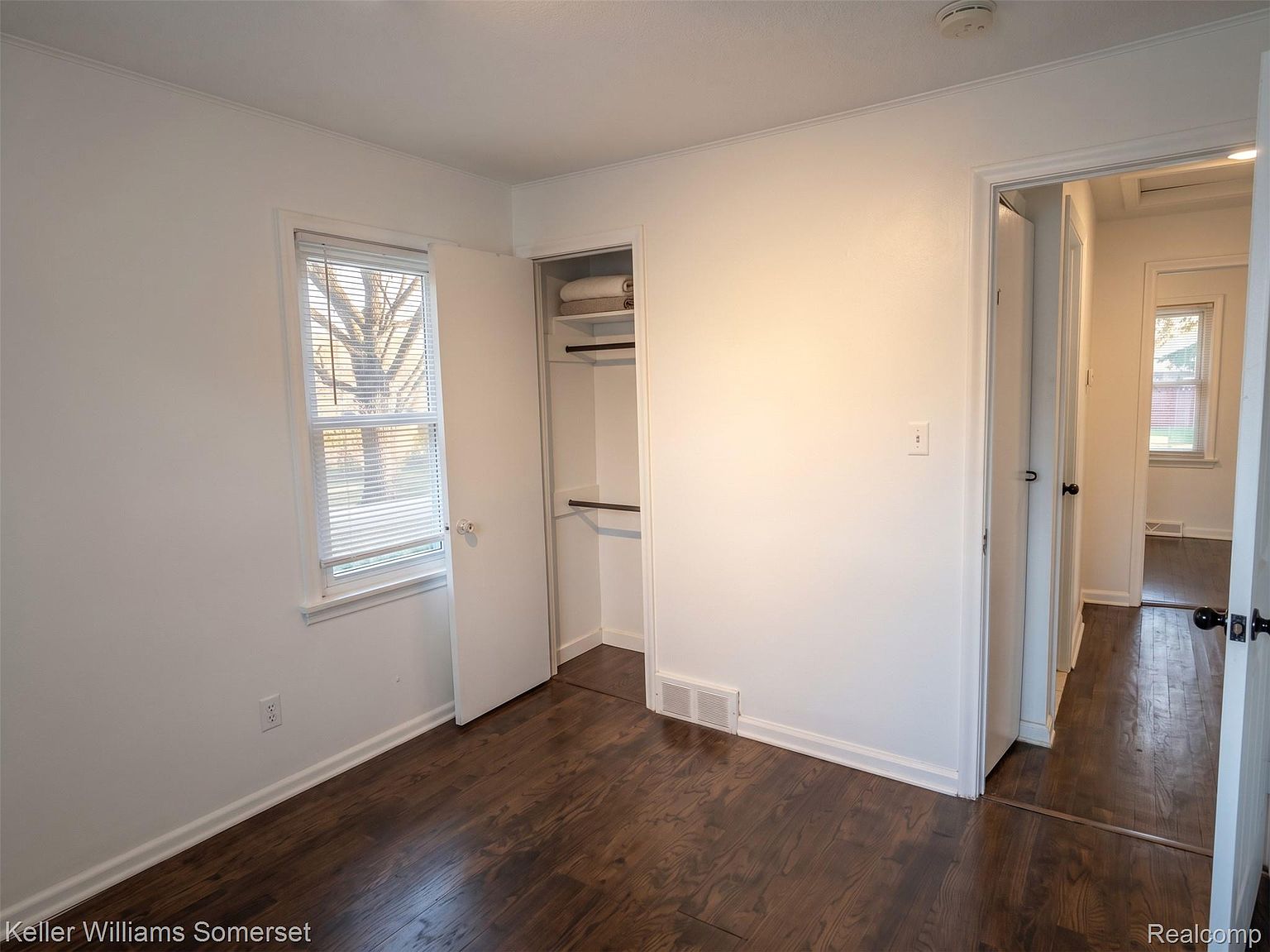 14219 Knox Ave, photo 9