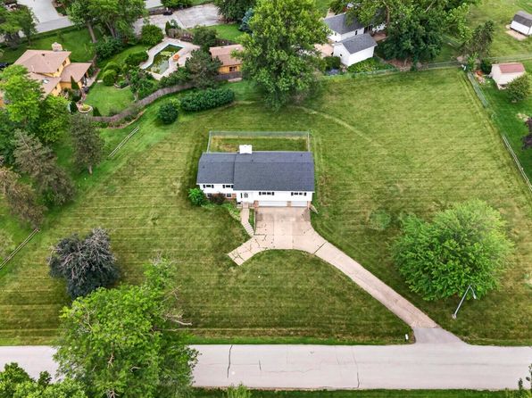 11303 Oakland Dr, Papillion, NE 68133 view 2