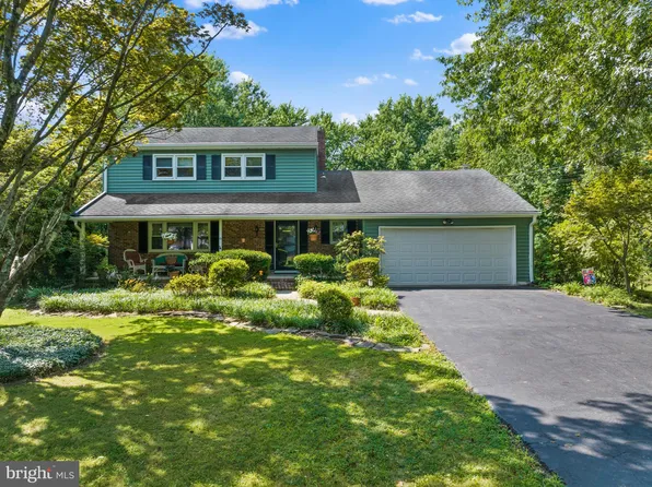 19 Fabrow Dr, Titusville, NJ 08560