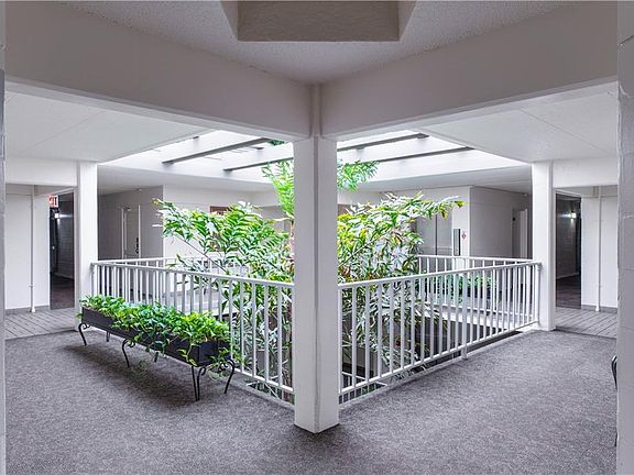 2nd image of 3325 Bayshore Blvd Unit C38