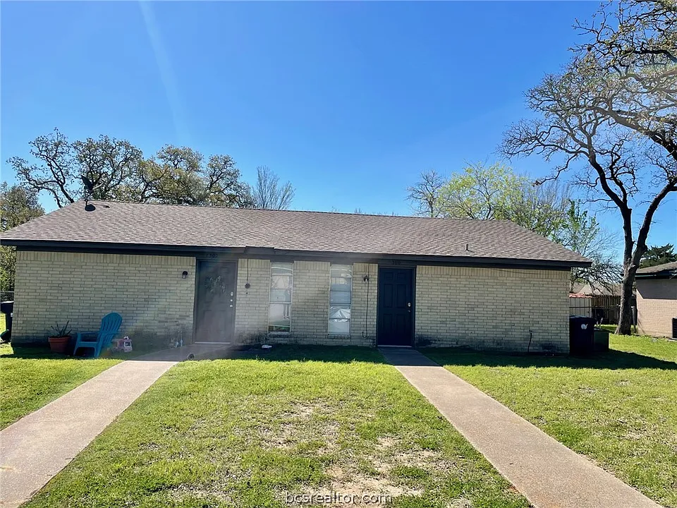 1300 Airline Dr