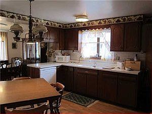 4th image of 27 Jane Dr