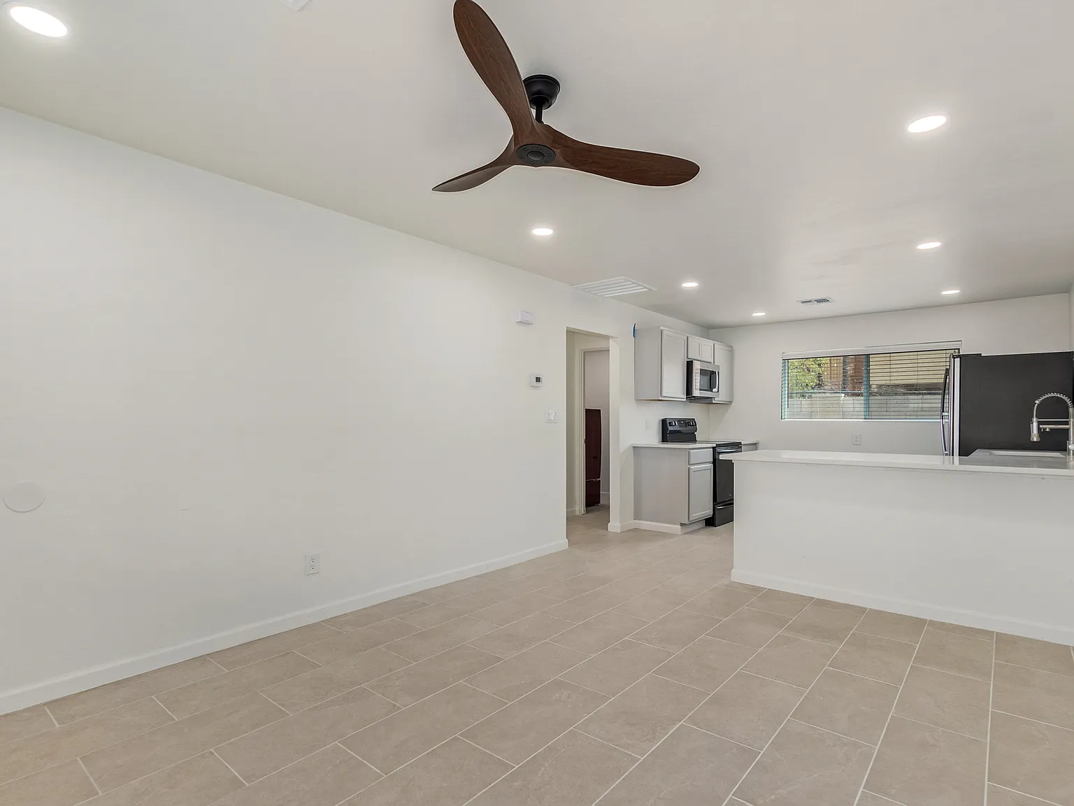 1 bed, 653 sqft, $1,350 — Photo 4