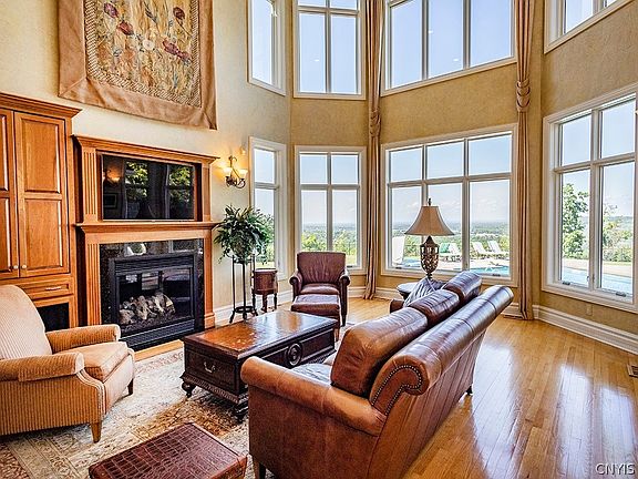 4th image of 7152 Coronation Cir