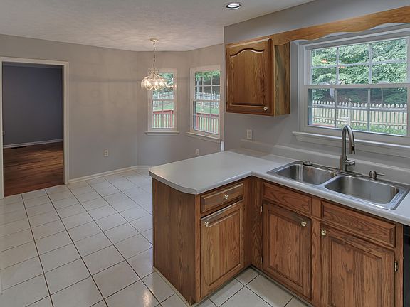 5th image of 7517 Christin Lee Cir