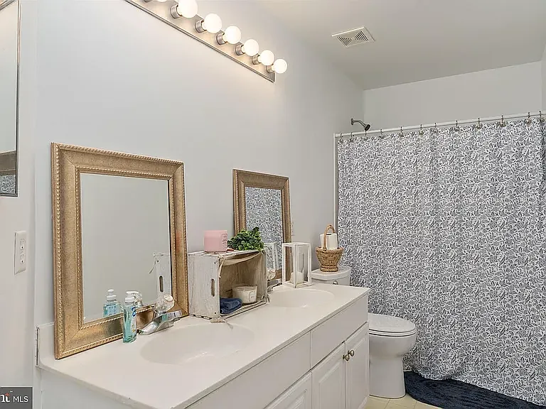 17 Whitestone Dr — Photo 24