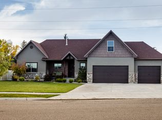 3412 E Greenwillow Ln, Ammon, ID 83401