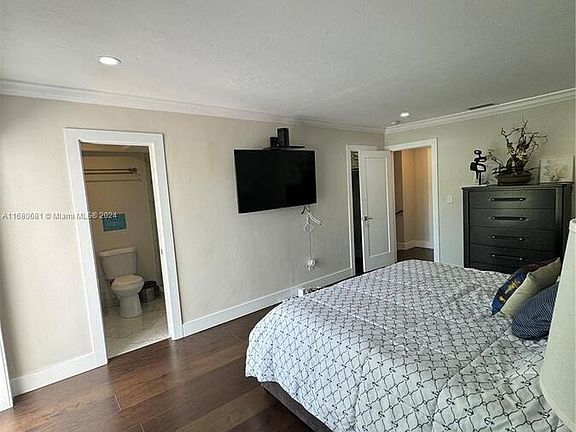 4th image of 2219 NE 123rd St