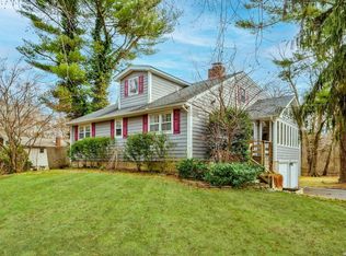 10 Fresh Pond Rd, Northport, NY 11768