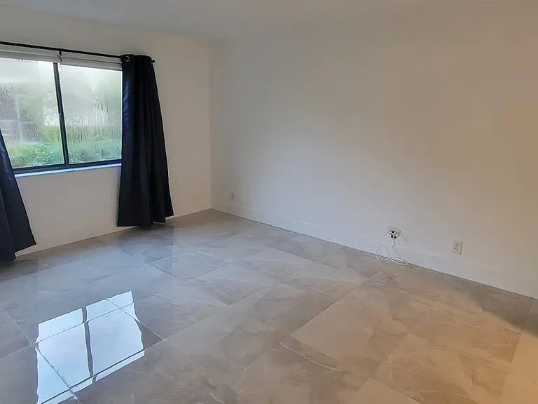 409 Lakeview Dr #104 — Photo 6