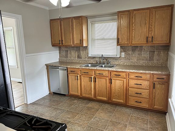 4th image of 854 5th St