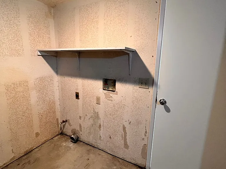 8600 Lyn River Ct — Photo 15