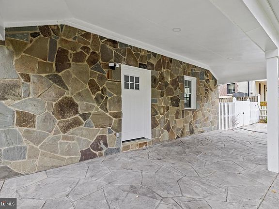 4th image of 7213 Tyler Ave