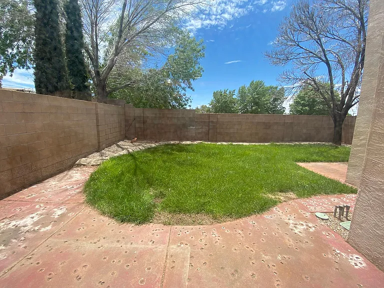 7432 Peregrine Rd NE — Photo 22