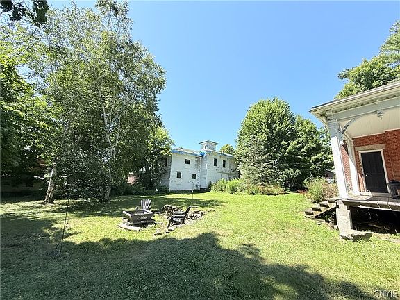 4th image of 19 Lake St